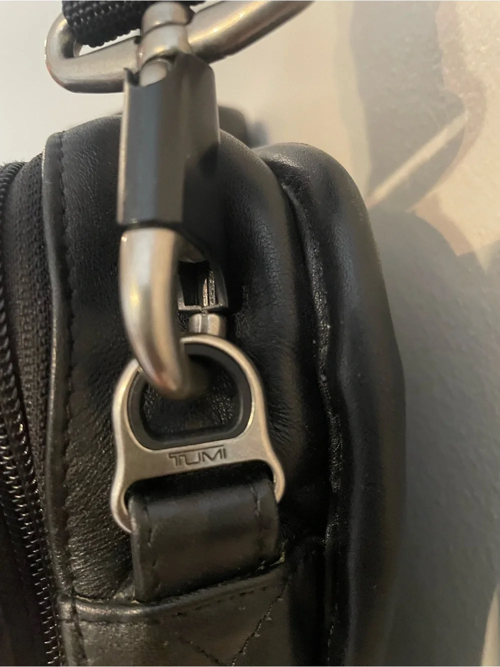 Tumi Alpha Slim Briefcase Black Leather Laptop Messenger Bag 96111D0P- EUC